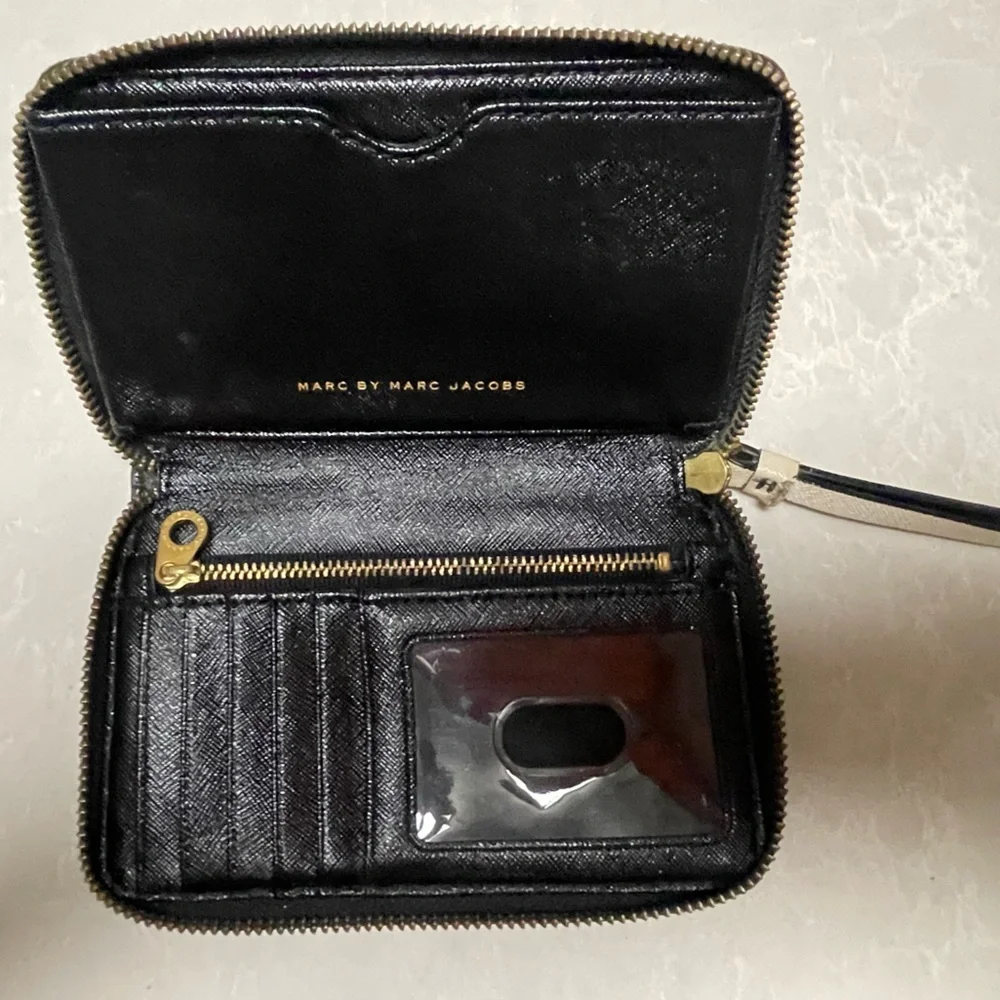 Marc Jacobs Leather Continental Wristlet Wallet - Picture 3 of 8